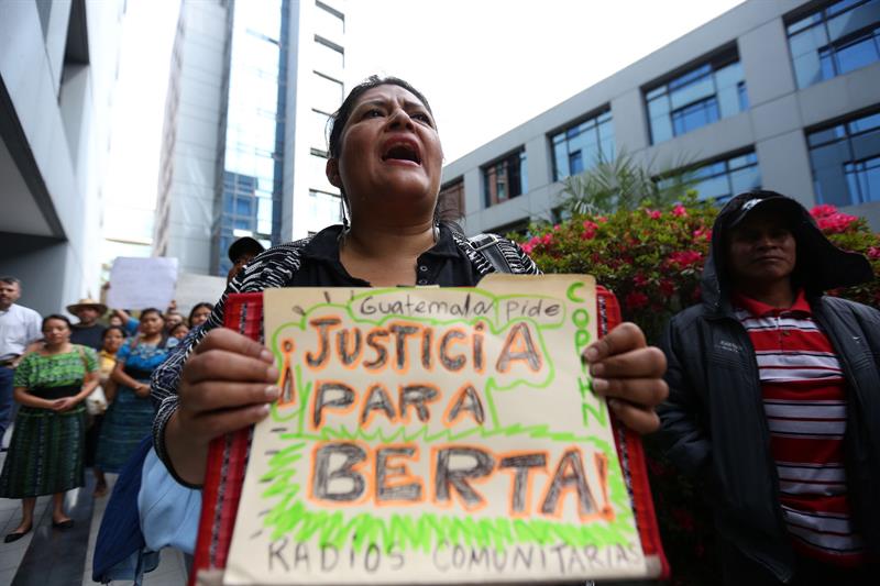 Exigen fin de dilaciones para amparar a autor intelectual del asesinato de Berta Cáceres