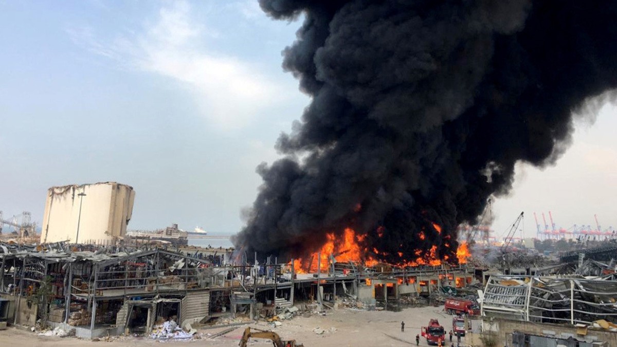 (Videos) Se registra un nuevo incendio en el puerto de Beirut a un mes de la explosión