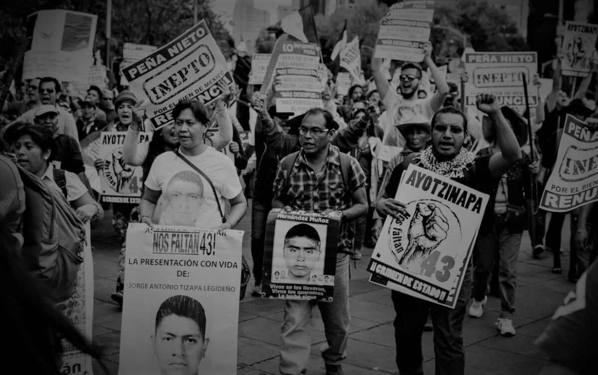 Ayotzinapa : six ans après le massacre, les parents des victimes dénoncent la corruption judiciaire