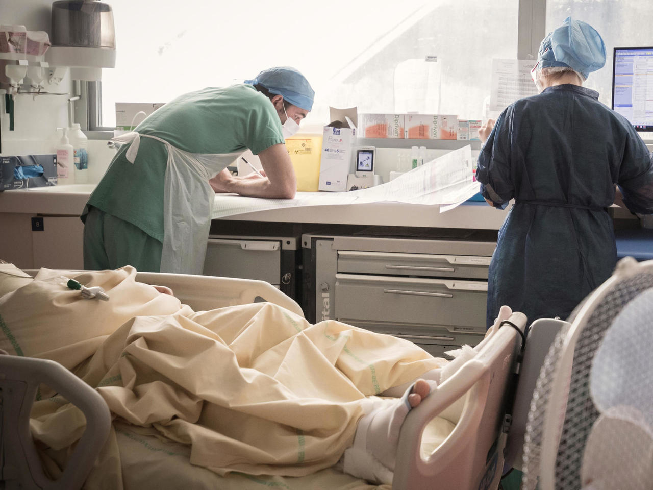 París entró en alerta máxima por aumento de casos de Covid-19: en jaque centros de salud