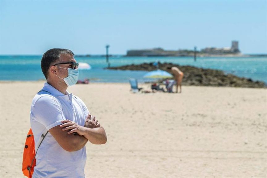 Confirman uso obligatorio de mascarillas y separación social en playas y balnearios