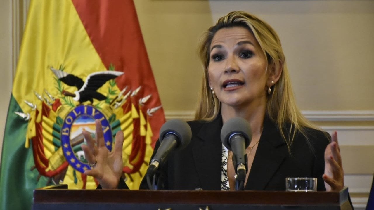 Presidenta de facto de Bolivia, Jeanine Áñez, reconoce y corrobora el triunfo electoral del MAS