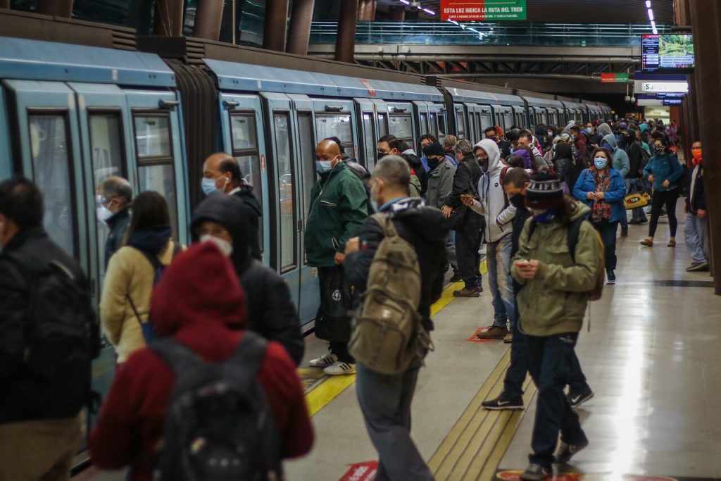 Anuncian gratuidad en Metro de Santiago, Merval y Biotren para el Plebiscito