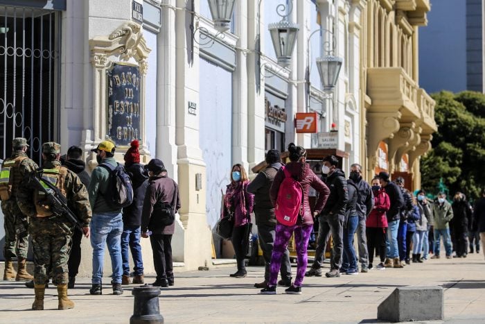 Colmed solicita parar actividades esenciales en Punta Arenas ante alza de contagios en la región