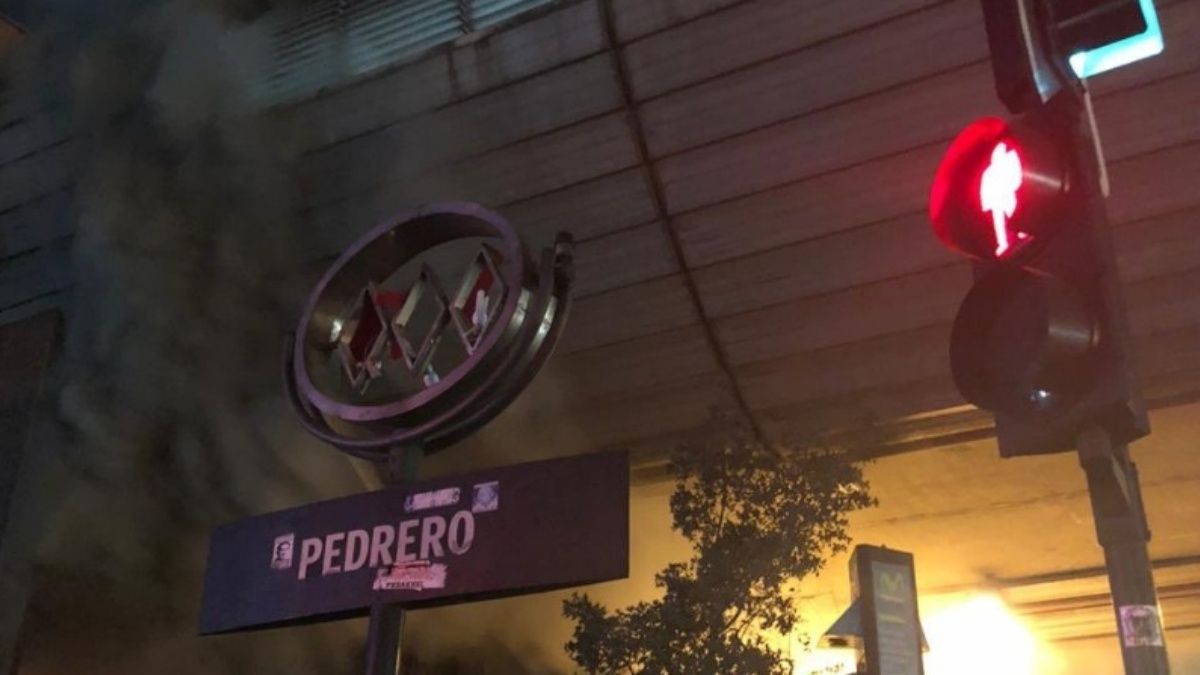 Comenzó juicio contra menor acusado de incendiar el Metro: Defensa exige su absolución