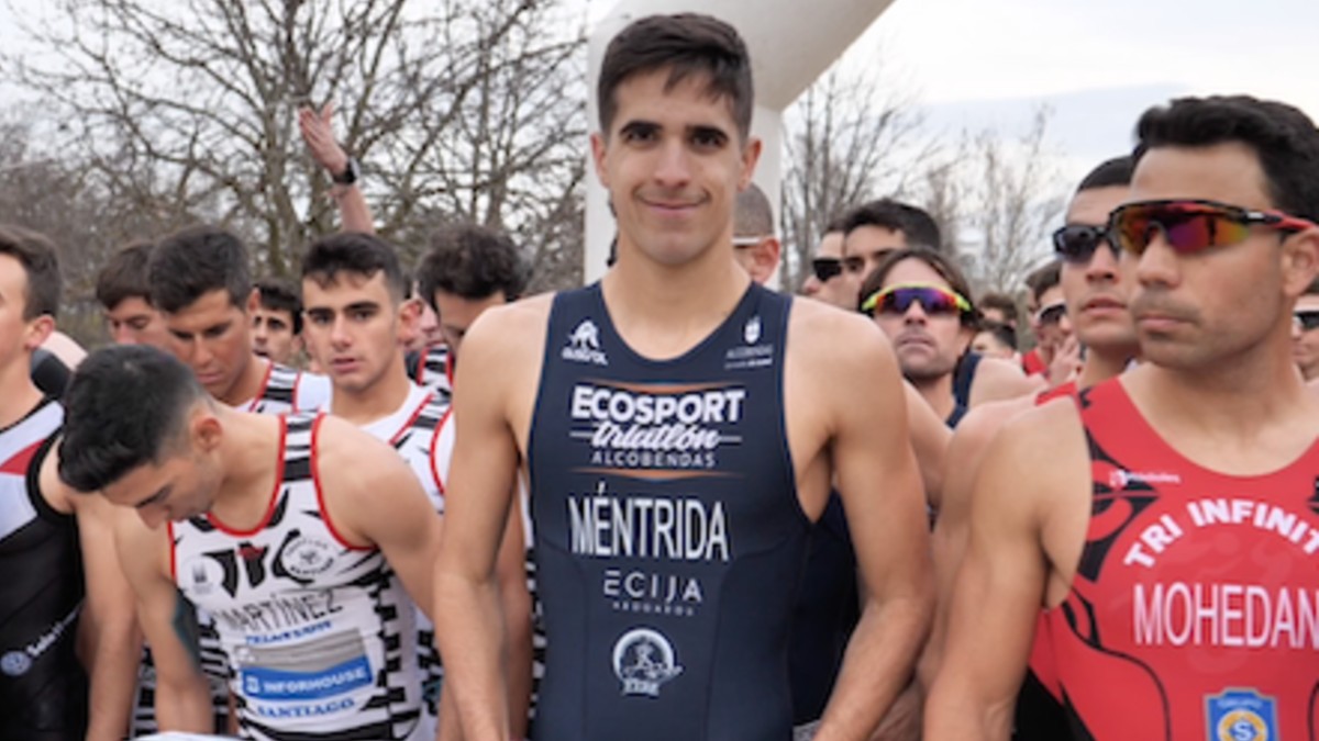 Maratonista Diego Méntrida: «Sí que es verdad que el triatlón es un deporte en el que existen muchas muestras de compañerismo»