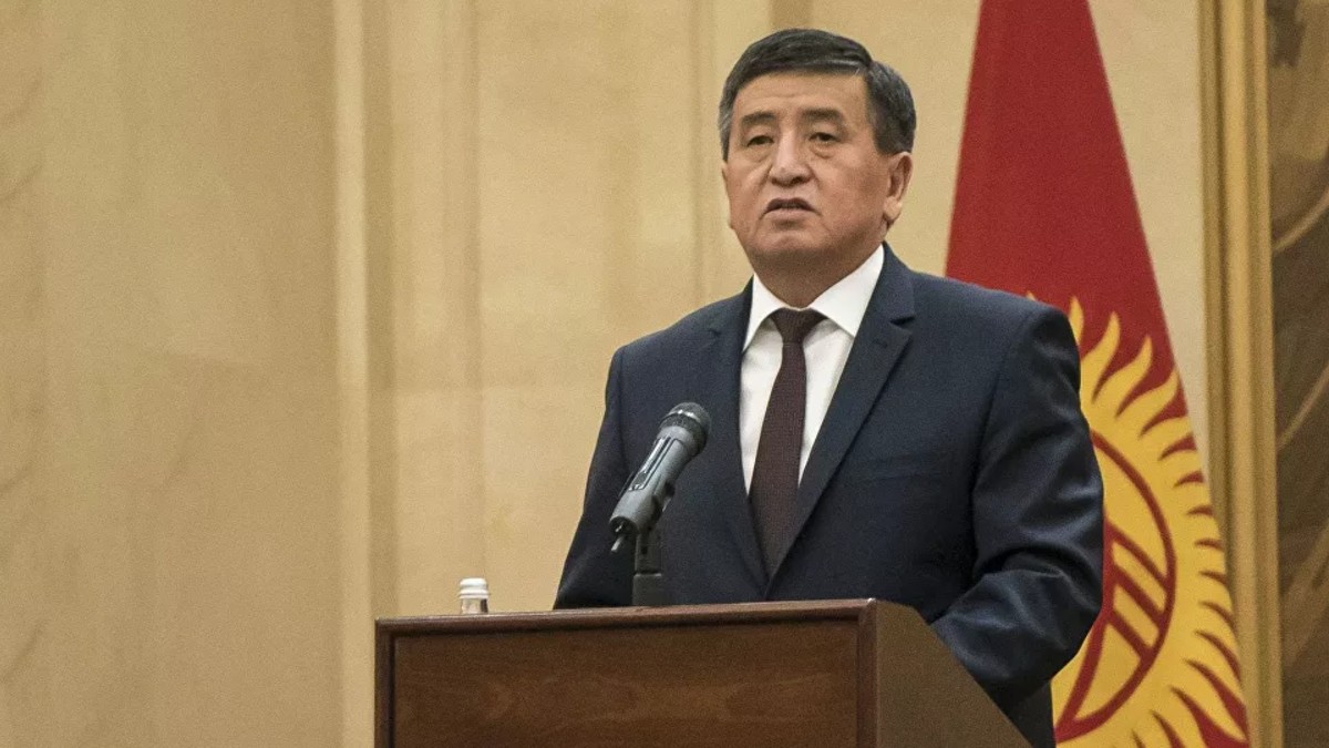 Tras protestas postelectorales renuncia el presidente de Kirguistán