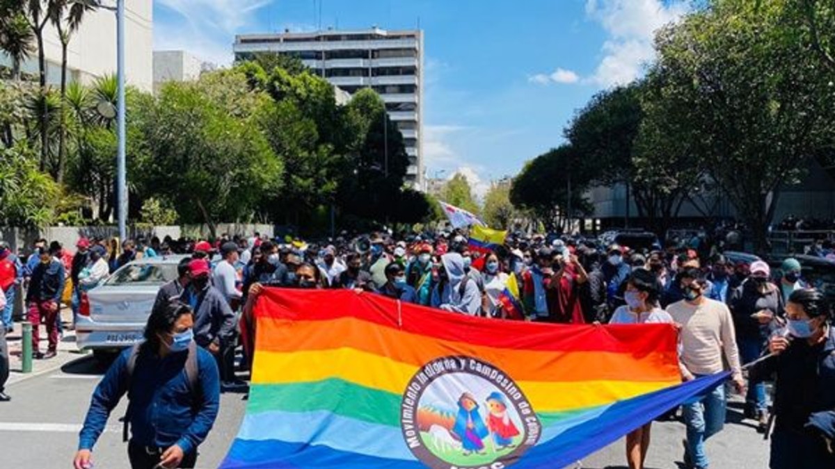 Indígenas de Ecuador piden se autorice la vacuna Sputnik V