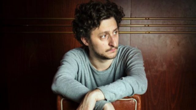 Cineasta Jon Viar presenta «Traidores»: En la película «quiero es contar la intrahistoria de un país por medio de una familia»