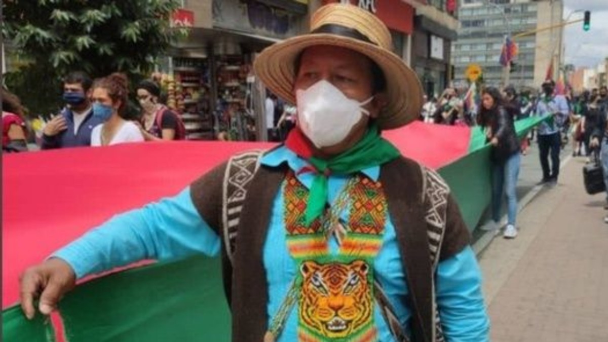 Atentan contra líder indígena Feliciano Valencia en Colombia
