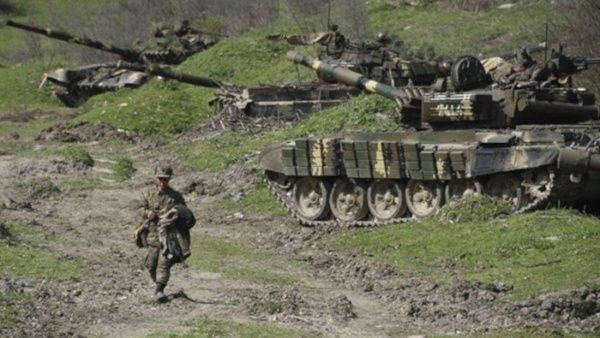 Tras 12 días de hostilidades, Armenia y Azerbaiyán acuerdan un alto el fuego en Nagorno Karabaj