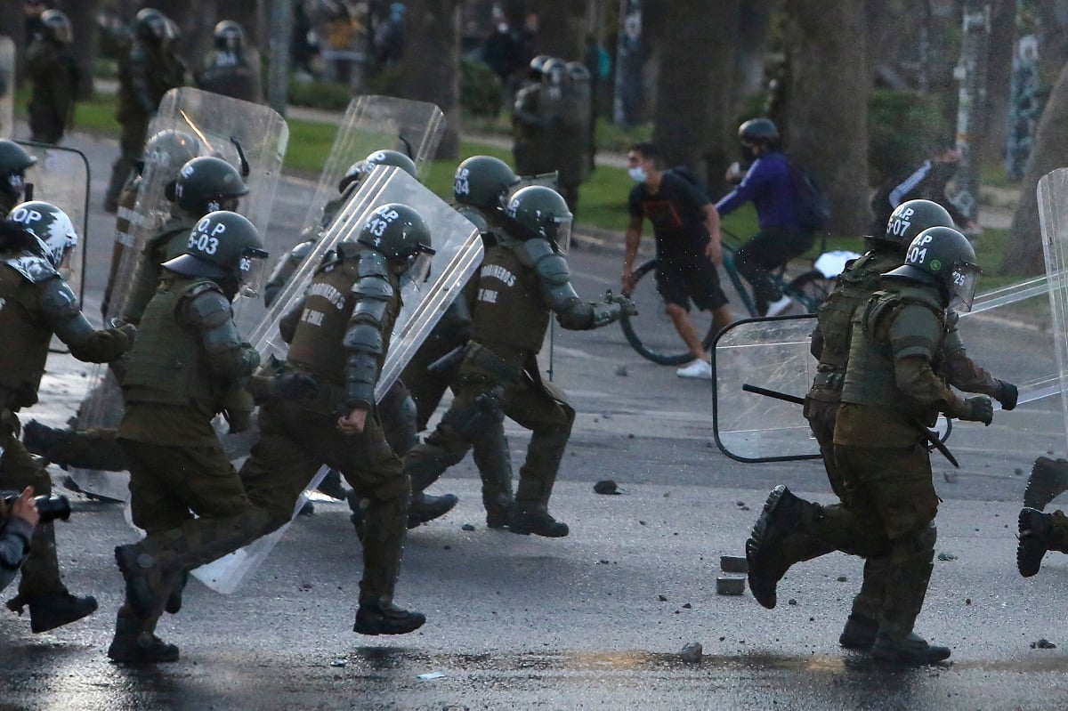 Trabajadores de las artes escénicas y musicales piden «intervención civil inmediata» de Carabineros