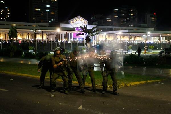 Campaña ciudadana llama a reportar cuentas de Carabineros en las redes sociales