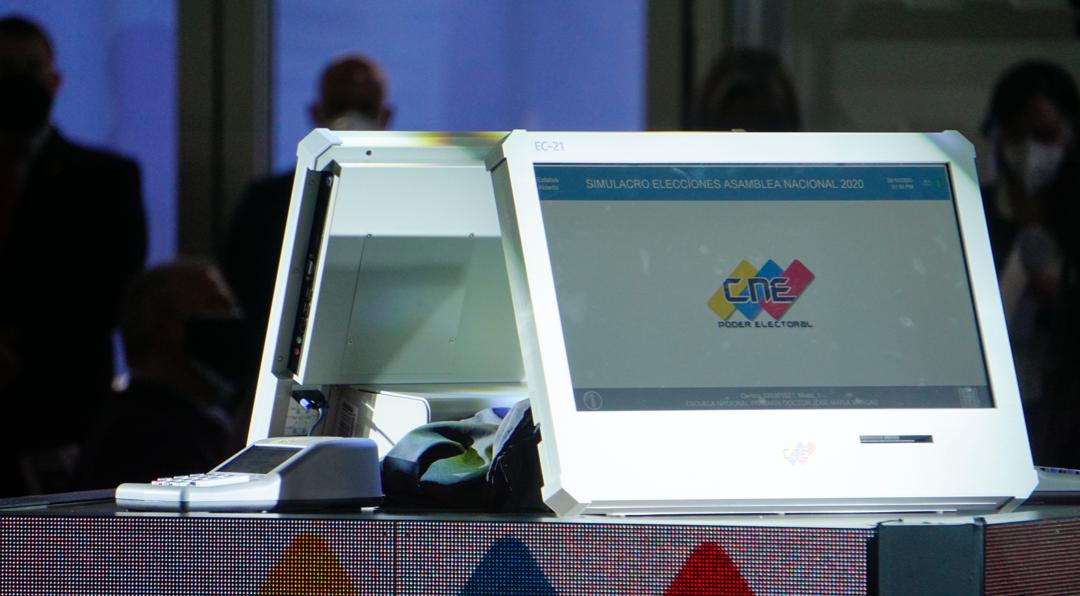 CNE de Venezuela presentó las nuevas máquinas de votación para el 6 de diciembre