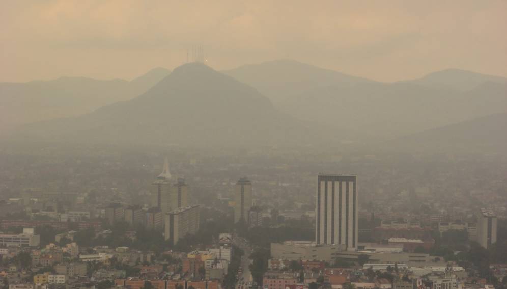 Vacunación en Puebla capital no se detiene pese a mala calidad del aire; levantan precontingencia ambiental