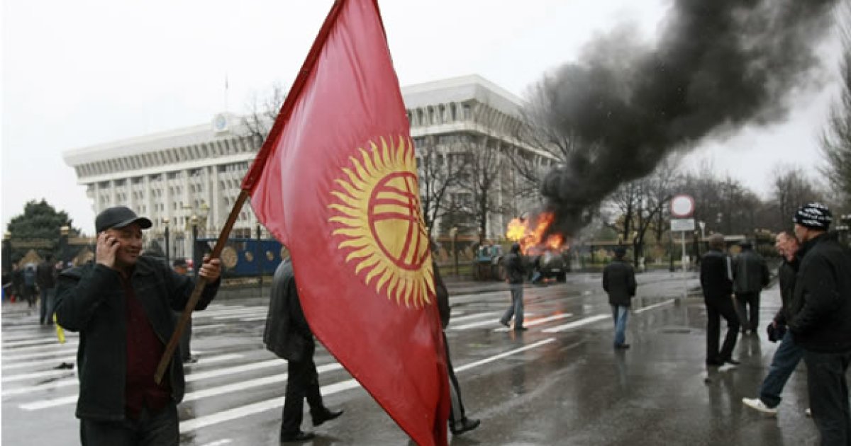 Presidente de Kirguistán afirma que no decretó estado de excepción porque habría aumentado la violencia