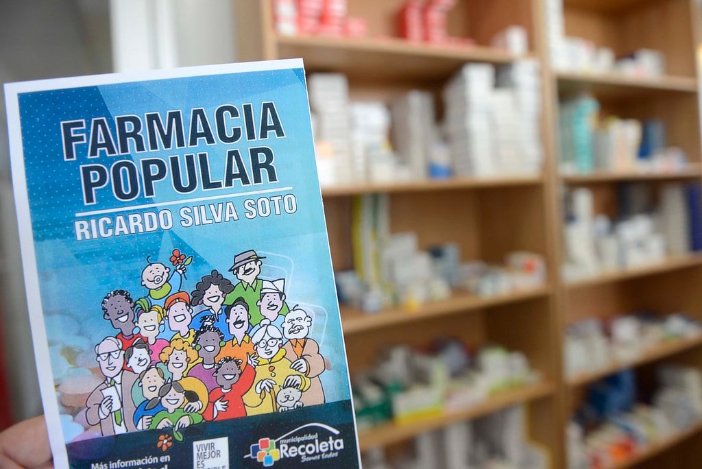 Juzgado de Santiago ordena liquidación forzosa de Asociación Chilena de Farmacias Populares: Municipios señalan que «seguirán funcionando»