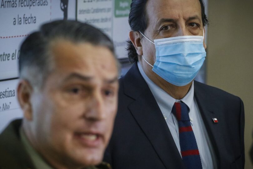 General Rozas huele a gladiolos: La Moneda se inclinaría por blindaje total a Víctor Pérez