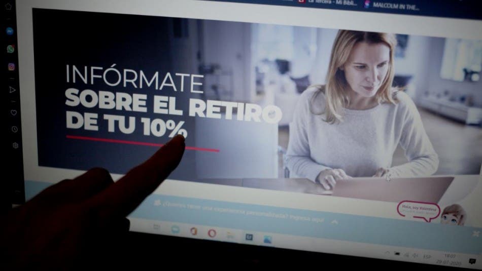 Mujeres, personas de bajos ingresos y con menores niveles educacionales presentan mayor brecha en uso de servicios digitales