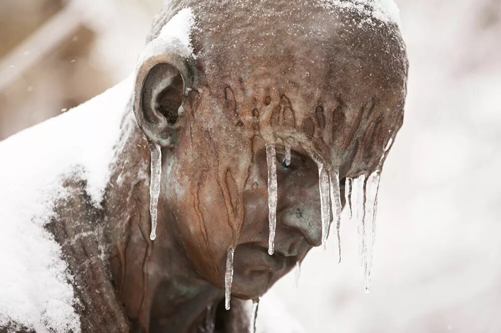 Impactantes imágenes que dejó un ciclón de nieve y una lluvia helada en Rusia