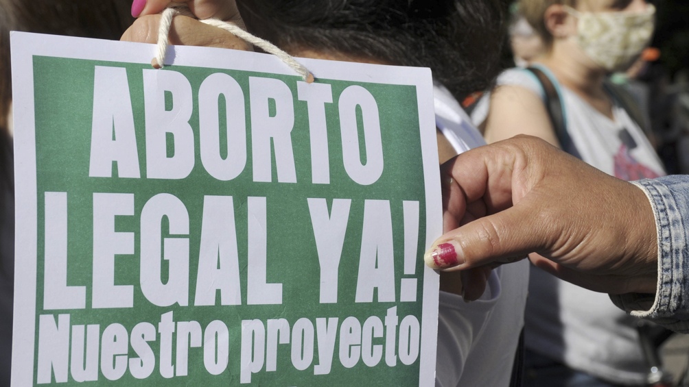 Gobierno de Argentina propone permitir  aborto hasta con tres meses de gestación
