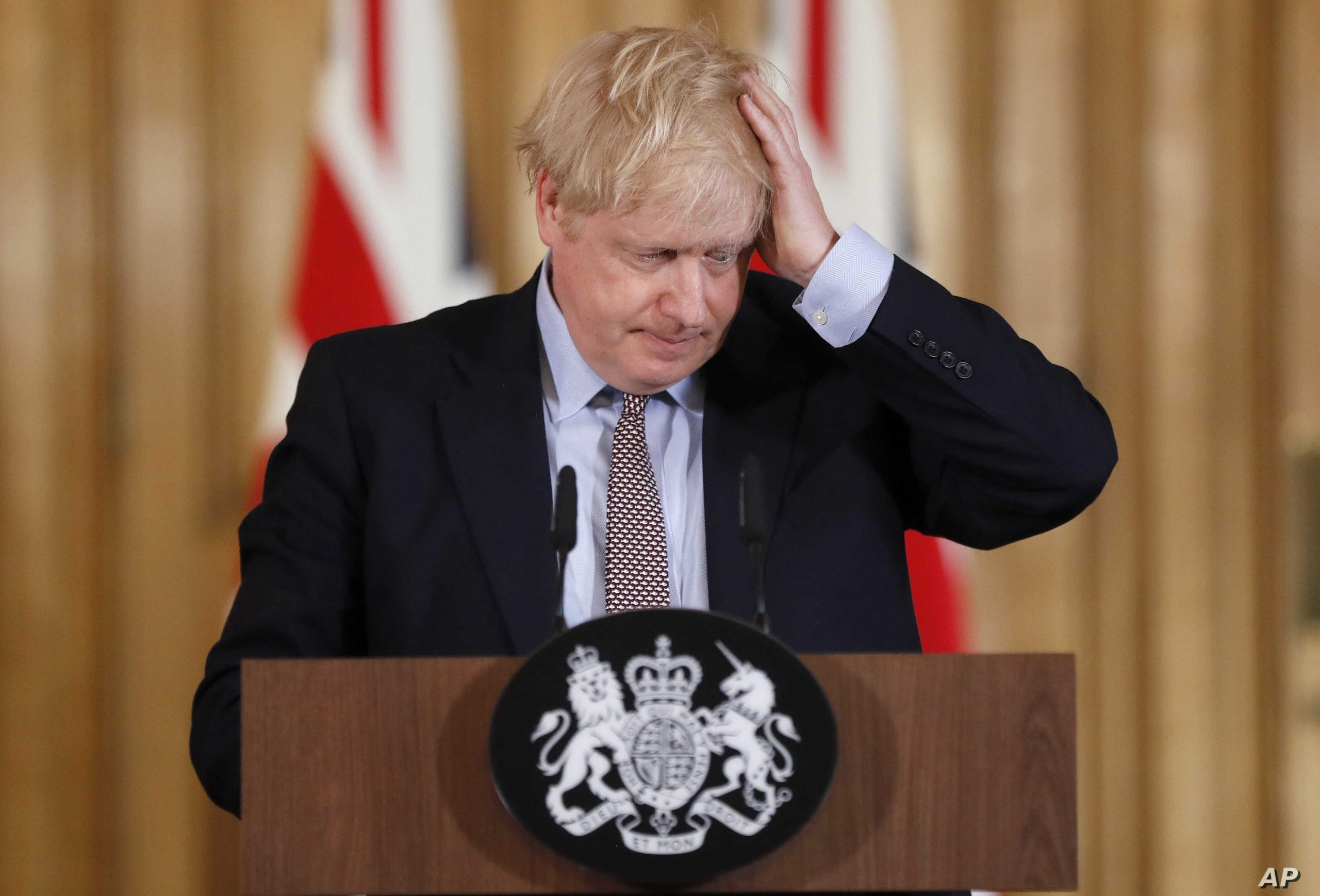 Renuncia Boris Johnson como líder del Partido Conservador