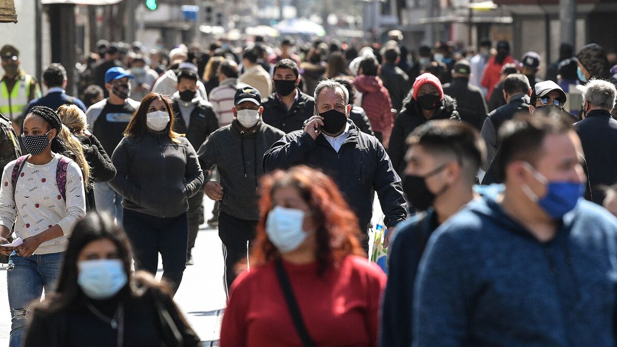 OMS registra cifra récord de casos diarios de COVID-19 desde que comenzó la pandemia