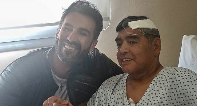 Maradona deja la clínica y continuará recuperación en un barrio privado