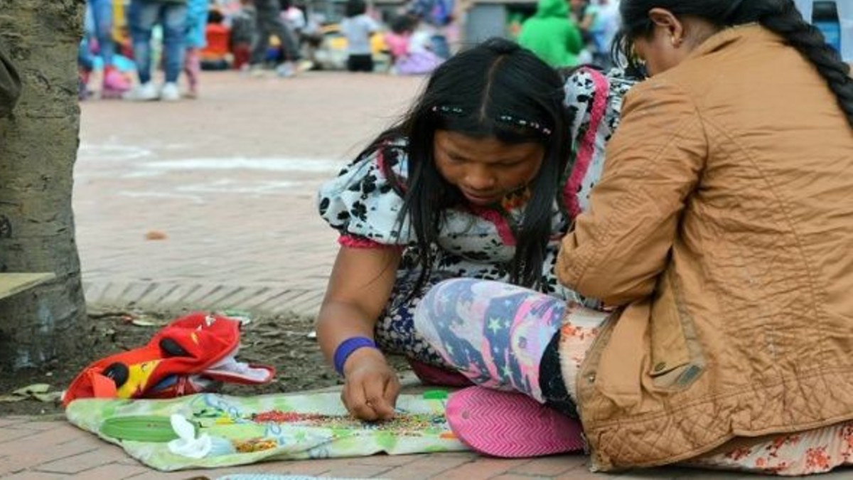 (Fotos) Comunidad indígena se retira de parque en Bogotá Colombia