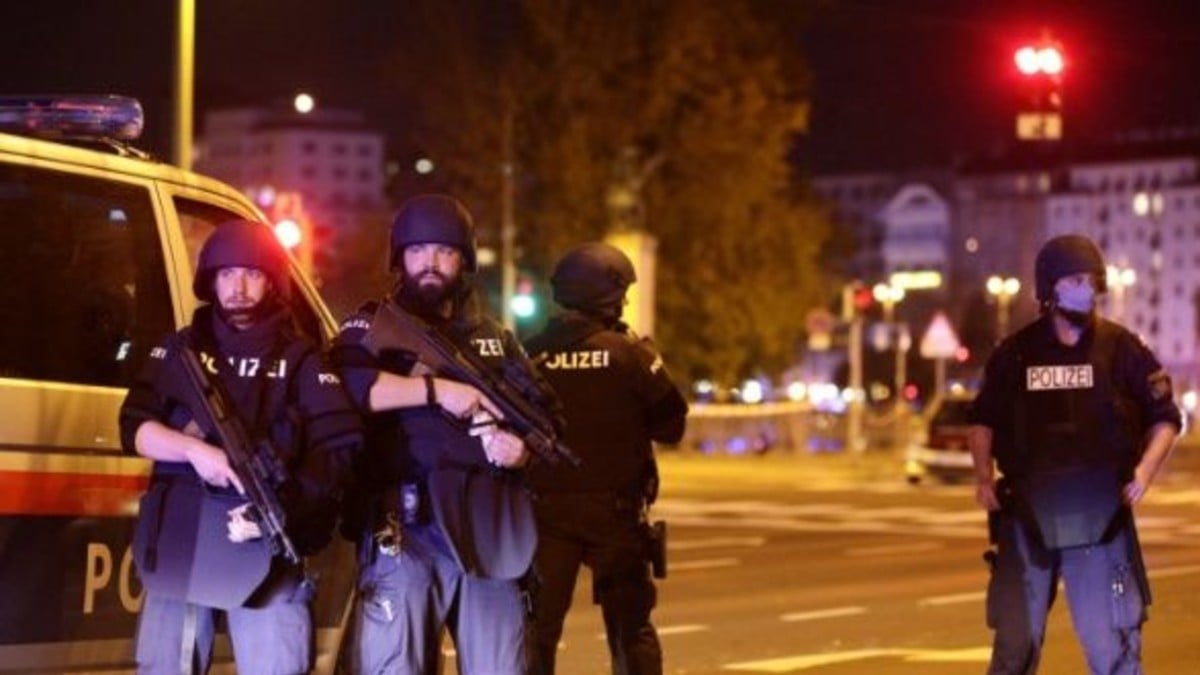 Se registran tres fallecidos por ataque terrorista en Viena