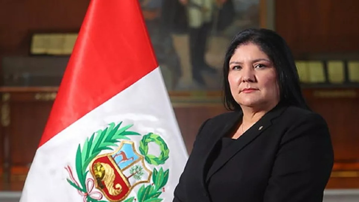 Perú designa por primera vez a una mujer como ministra de Defensa