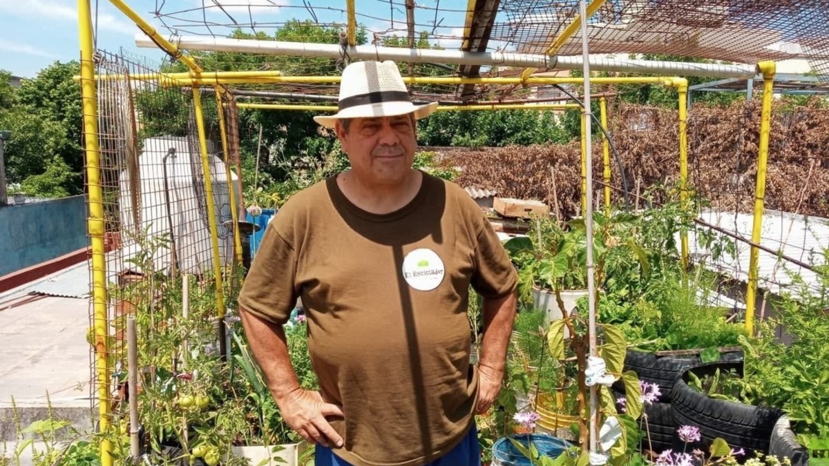 Agricultor Carlos Briganti: «La solución no es irse al campo, la resistencia se hace en la ciudad»