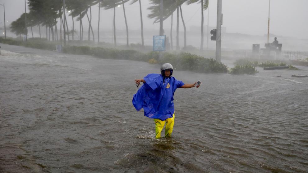 Poderoso tifón obligó la evacuación de un millón de personas en Filipinas