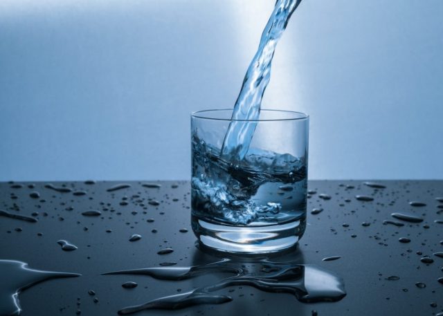 Logran aumentar eficiencia de generadores solares para desalinizar más rápido el agua del mar