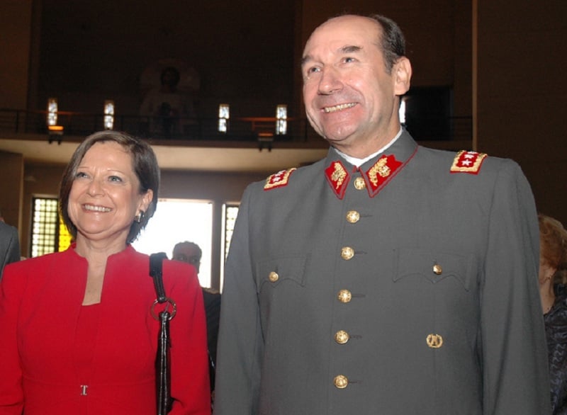 Postergan hasta marzo preparación de juicio oral contra Juan Miguel Fuente Alba y Ana María Pinochet por malversación de caudales públicos y lavado de activos