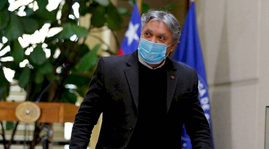 Senador Alejandro Navarro comienza a salir de la ventilación mecánica