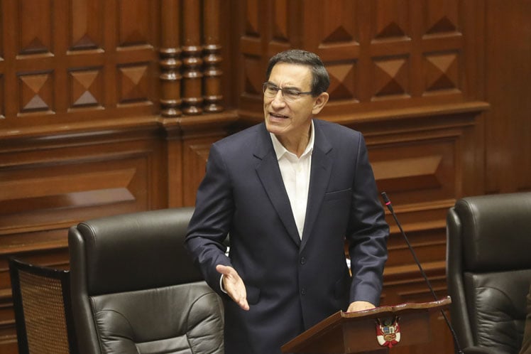 Con 105 votos a favor, Congreso de Perú destituye a Vizcarra por «incapacidad moral»