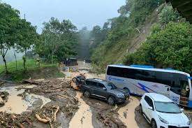 Muertos y desaparecidos ocasionan avalanchas por torrenciales lluvias en Colombia y Guatemala