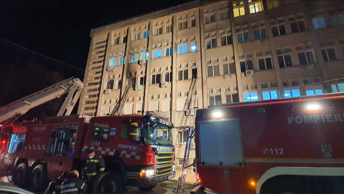 Incendio en hospital rumano ocasionó la muerte de diez pacientes en tratamiento por COVID-19