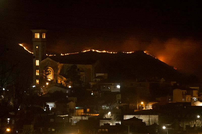 Incendios se mantienen activos en cuatro provincias de Argentina