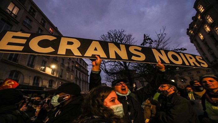 Periodistas y defensores de DDHH protestan en París en rechazo al proyecto de Ley de Seguridad Global