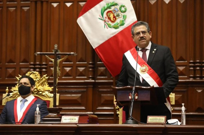 Perú: Merino juramentó su gabinete y reiteró llamado a «la calma y unidad nacional»