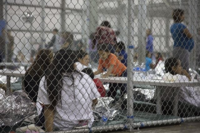 EE.UU. rompe récord en arrestos de migrantes con más de 178.000 detenciones