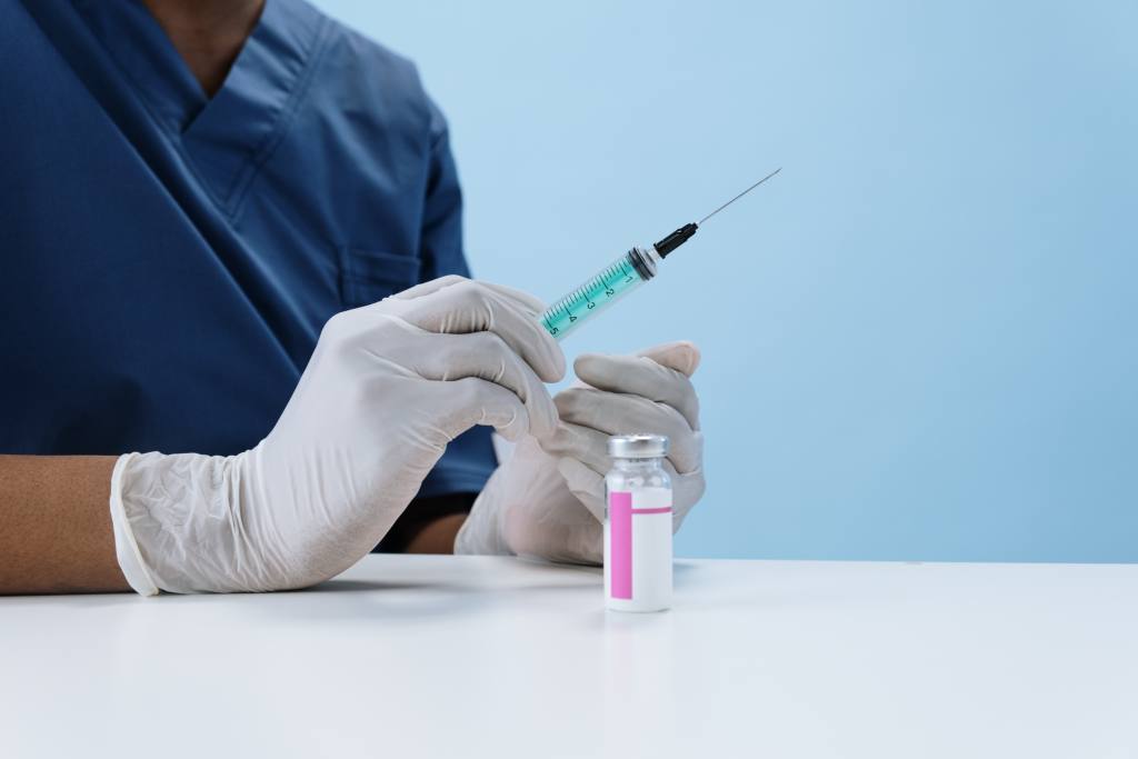 40 países latinoamericanos y caribeños aseguraron dosis de vacunas contra el Covid-19