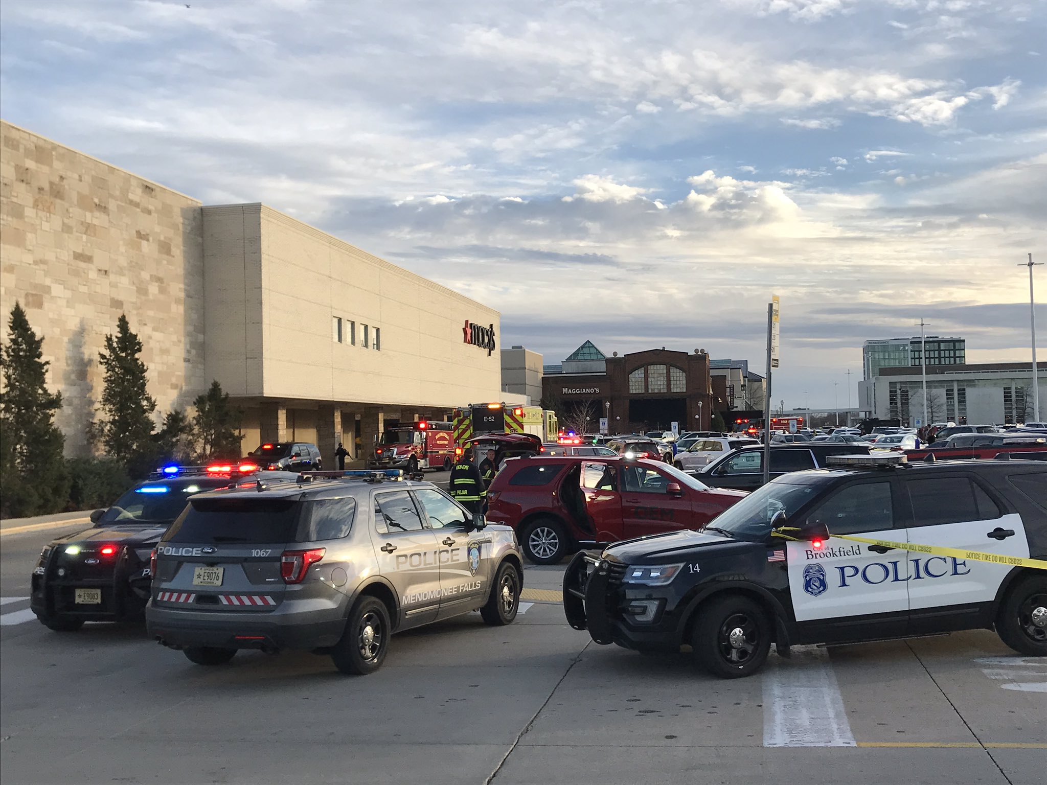 EE. UU.: reportan varios heridos por tiroteo en centro comercial en Wisconsin