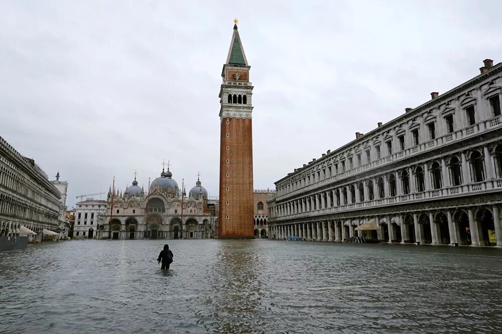 Venecia se inunda y desaparece bajo el agua (+Fotos)
