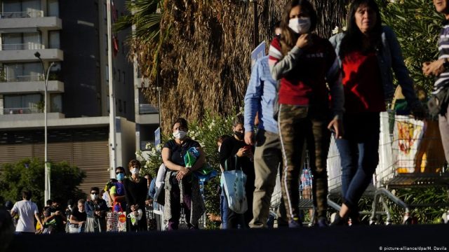 Santiago de Chile, su retroceso en el combate al Covid-19 y las estrambóticas medidas de Piñera
