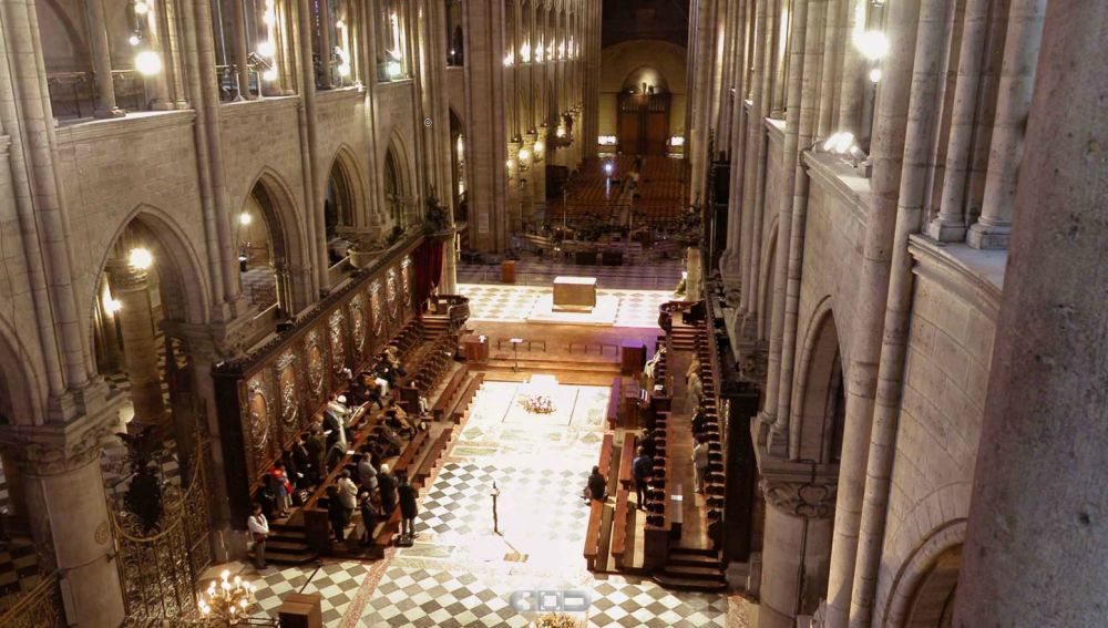 El canto coral se volvió a escuchar en Notre Dame 20 meses después del voraz incendio