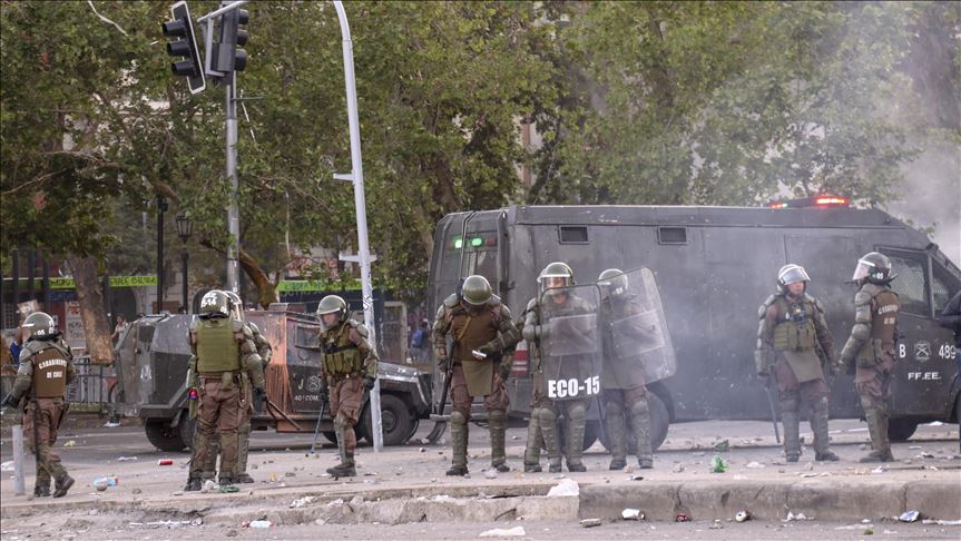 Comisión Chilena de DDHH denuncia a Carabineros por uso de gas pimienta y químicos en agua del «guanaco»