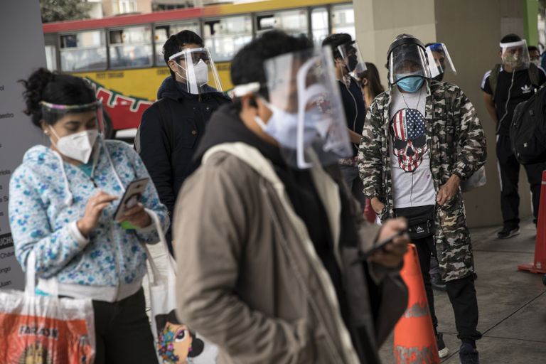 Perú extiende estado de emergencia por todo el mes de enero
